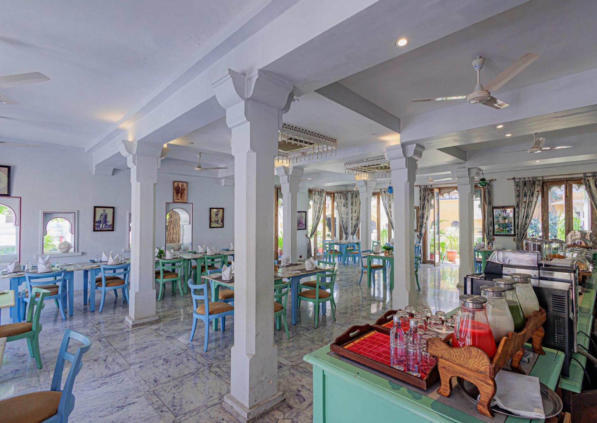 Hotel Rawla Narlai Bagian luar foto