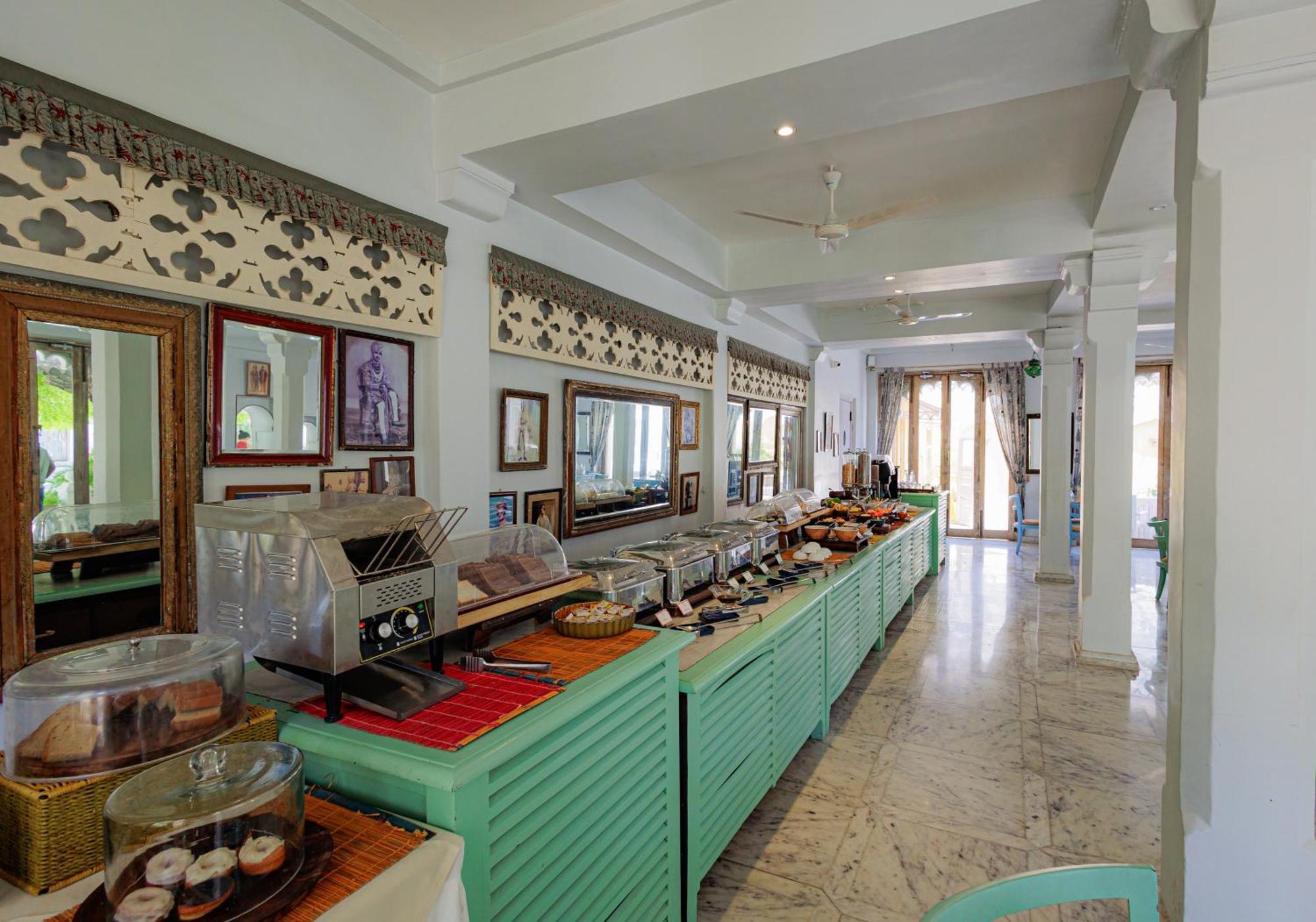 Hotel Rawla Narlai Bagian luar foto
