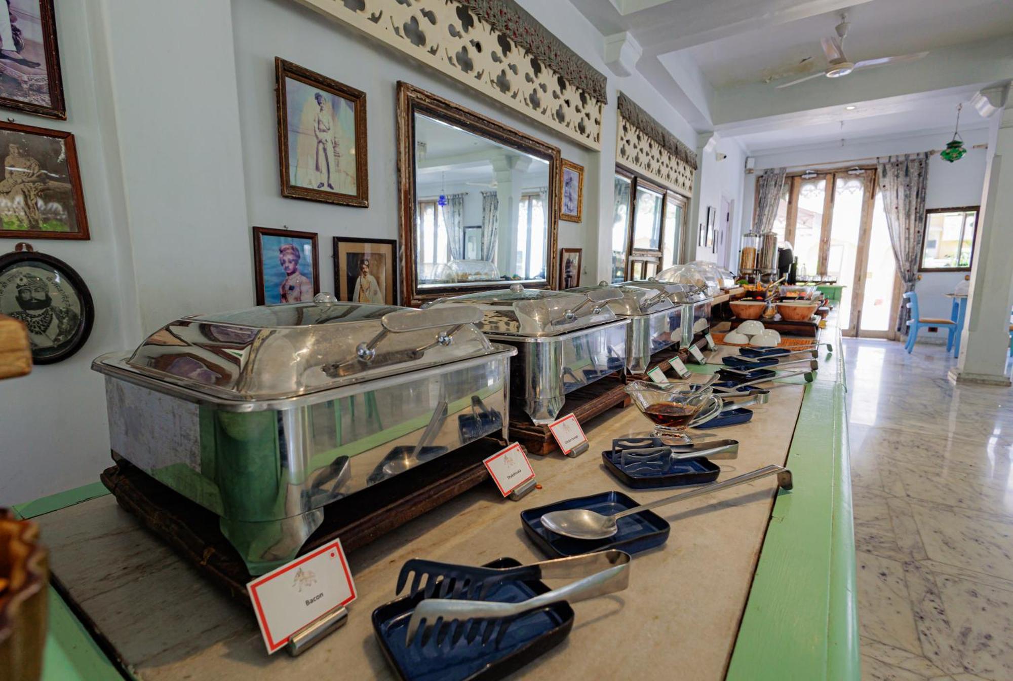Hotel Rawla Narlai Bagian luar foto