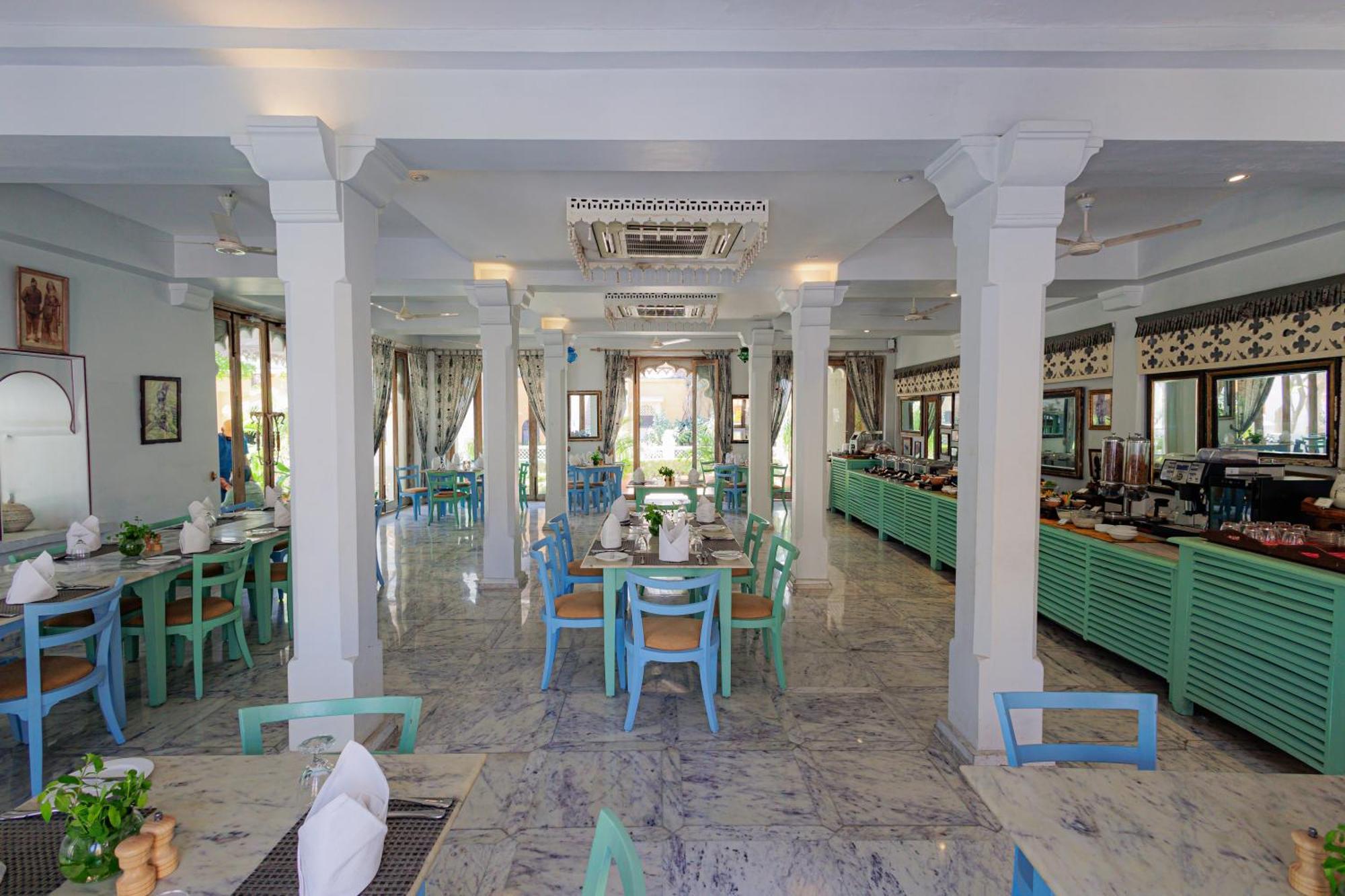 Hotel Rawla Narlai Bagian luar foto