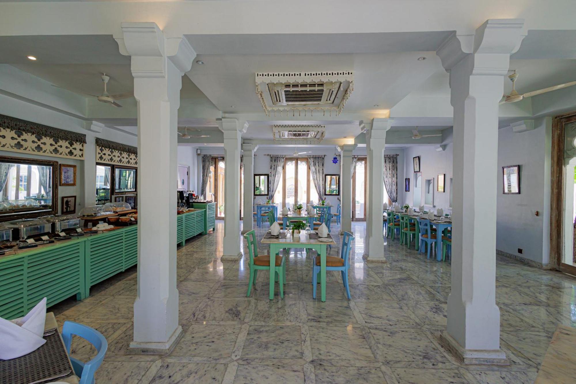 Hotel Rawla Narlai Bagian luar foto