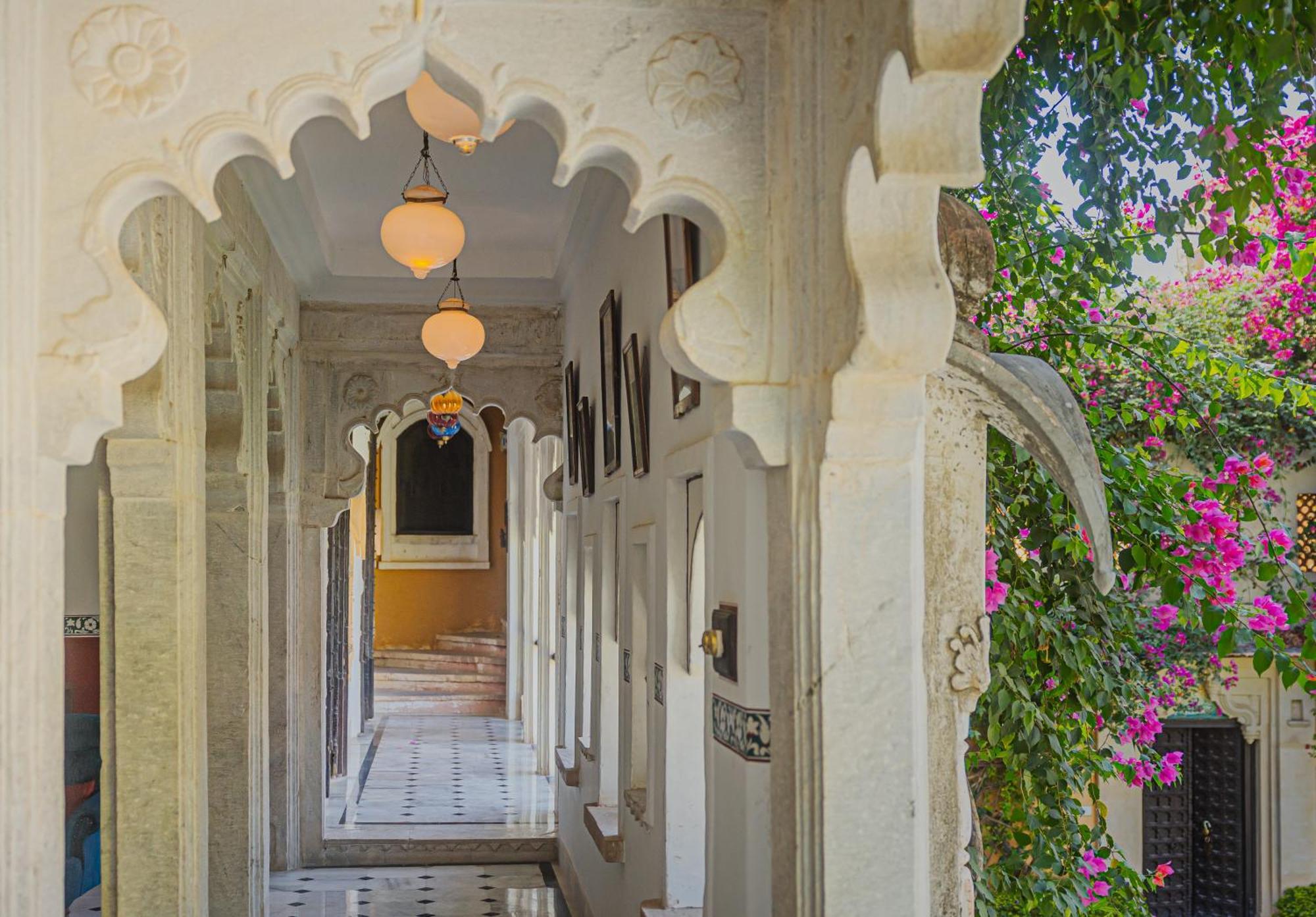 Hotel Rawla Narlai Bagian luar foto