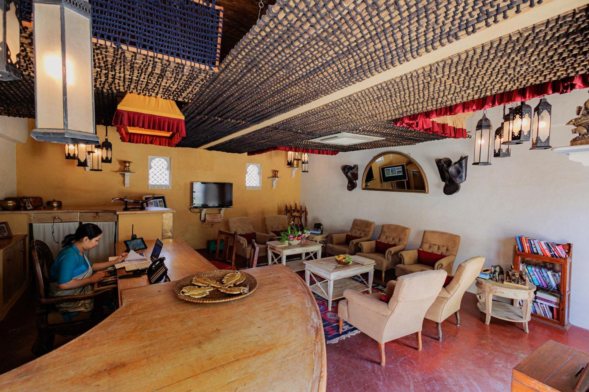 Hotel Rawla Narlai Bagian luar foto