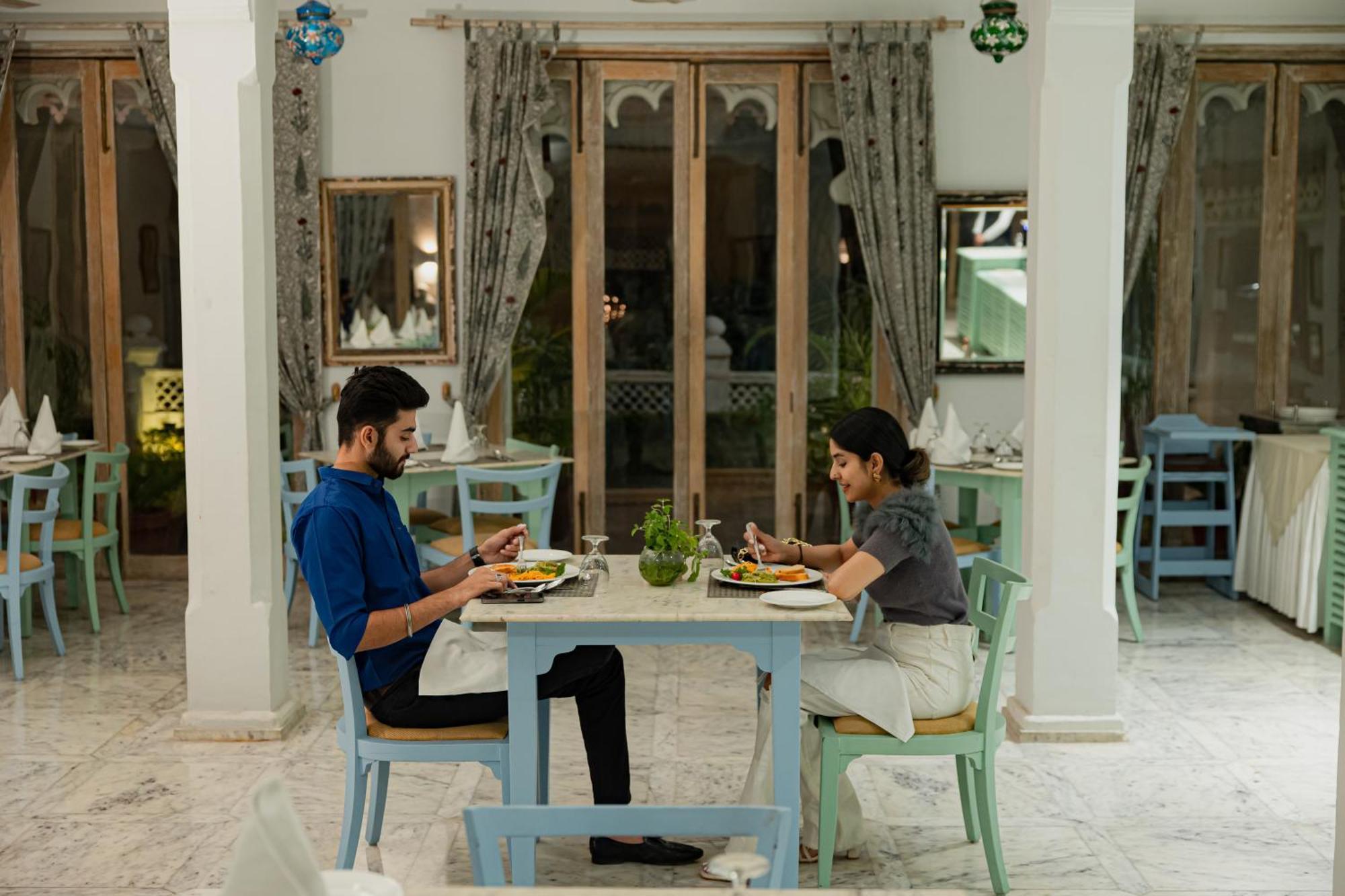 Hotel Rawla Narlai Bagian luar foto